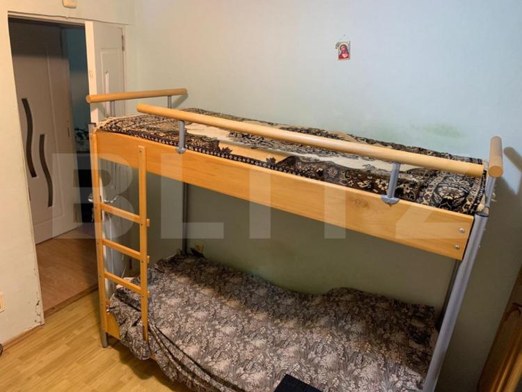 Apartament cu 2 camere semidecomandat în Cetate