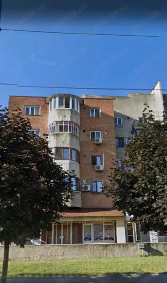 Apartament cu 3 camere decomandat în Kiseleff