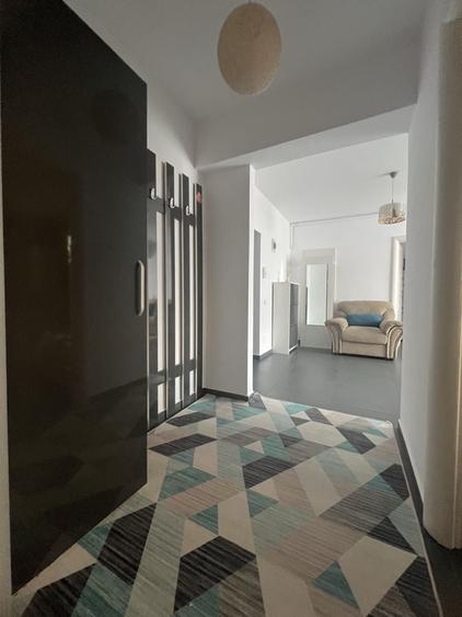 Apartament cu 2 camere semidecomandat în Palazu Mare
