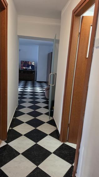 Apartament cu 3 camere în Ampoi 1