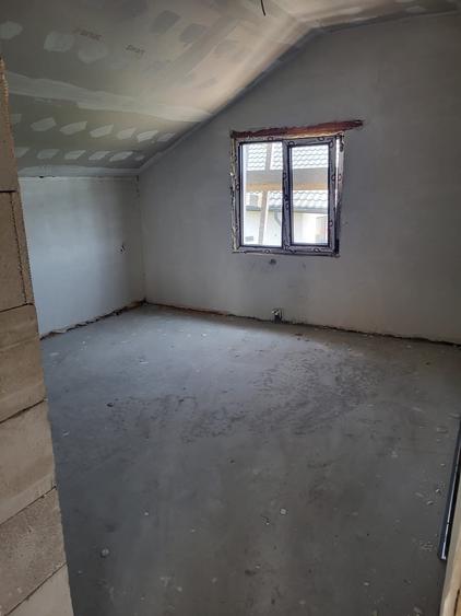 Casă individuală cu 5 camere cu Teren 200 Mp în Lumina