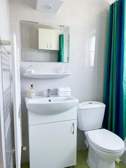 Apartament cu 3 camere semidecomandat în Florești