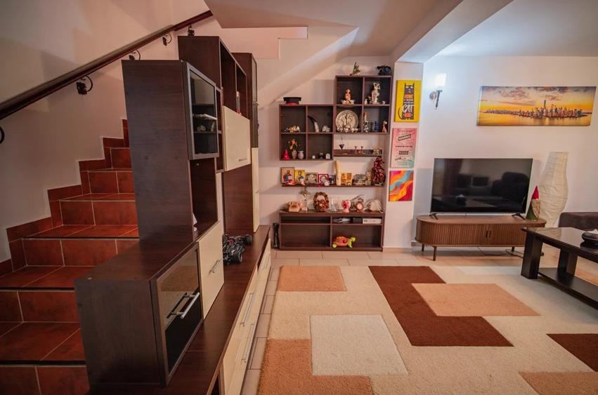 Casă individuală cu 4 camere decomandat cu Canalizare în Dristor