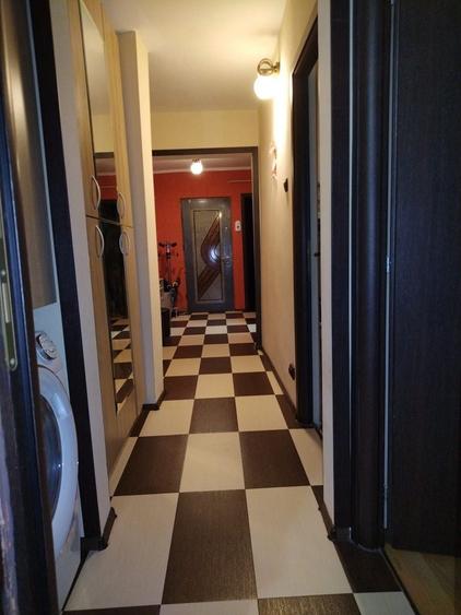 Apartament cu 3 camere decomandat în Tomești