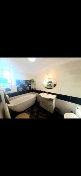 Casă individuală cu 3 camere cu Canalizare în Moșnița Nouă