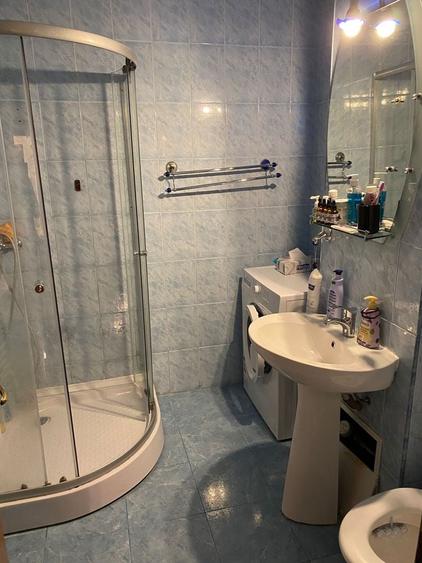 Apartament cu 3 camere decomandat în Micești