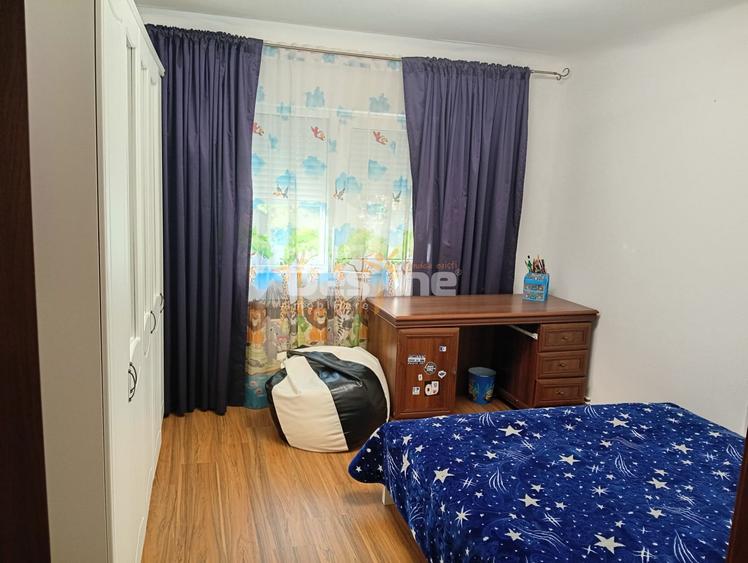 Apartament cu 4 camere decomandat, mobilat în 1 Mai