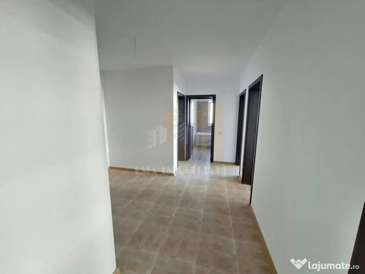 Apartament cu 3 camere decomandat în Sânpetru