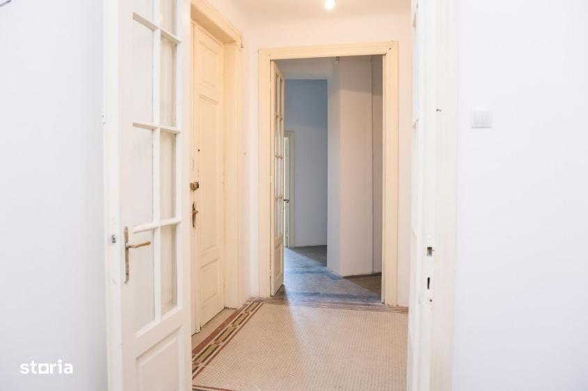 Apartament cu 3 camere în Calea Victoriei