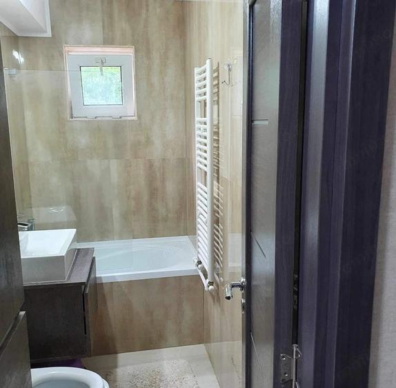 Garsonieră decomandată în Gorjului
