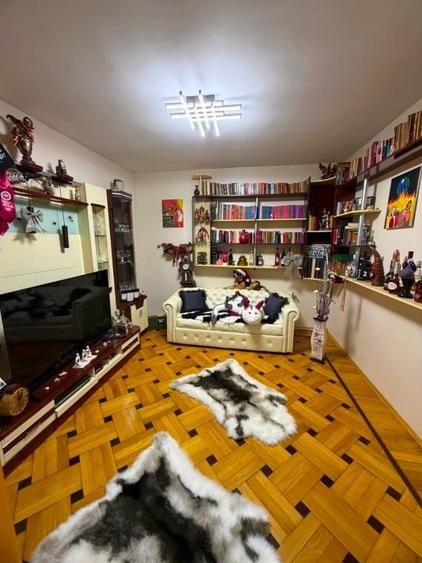 Casă individuală cu 4 camere cu Canalizare în Vest
