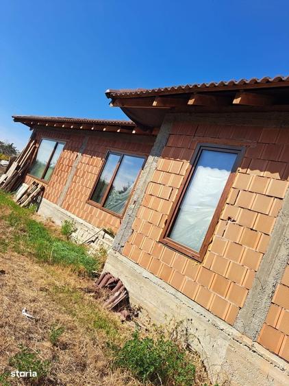 Casă cu 2 camere cu Teren 415 Mp în Oncea