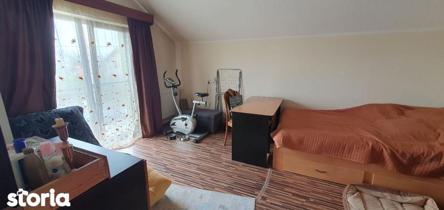 Casă cu 5 camere cu Teren 500 Mp în Ronaț