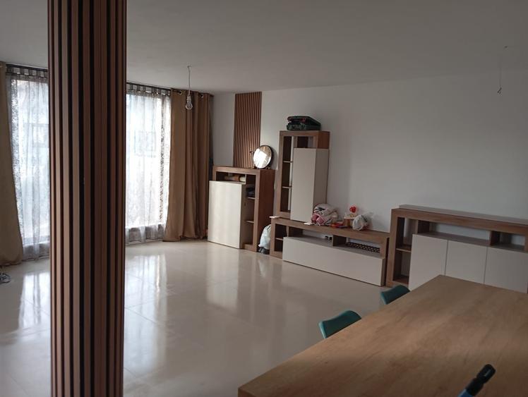 Casă cu 4 camere în Sebeș