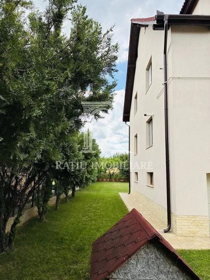Casă individuală cu 5 camere cu Canalizare în Nord-Est