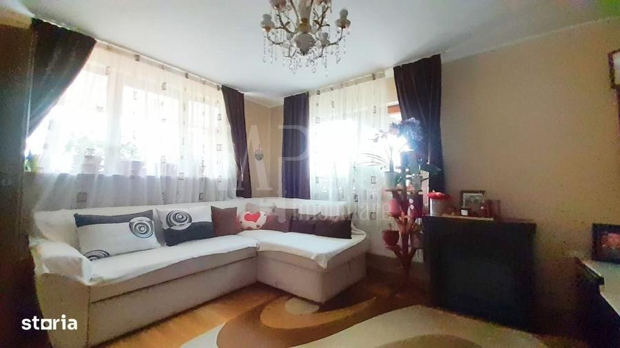 Casă cu 4 camere în Tăuți