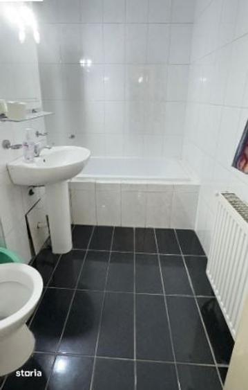 Apartament cu 4 camere decomandat în Valea Cetății
