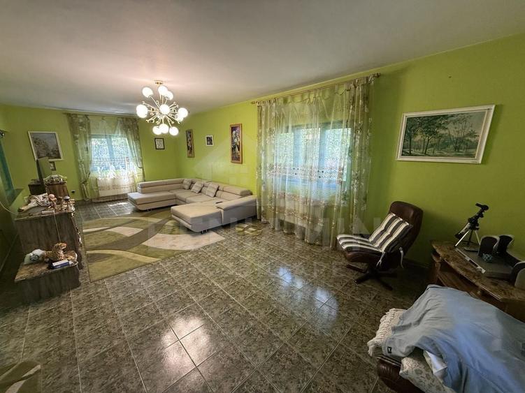 Casă cu 5 camere cu Teren 1039 Mp în Rovine
