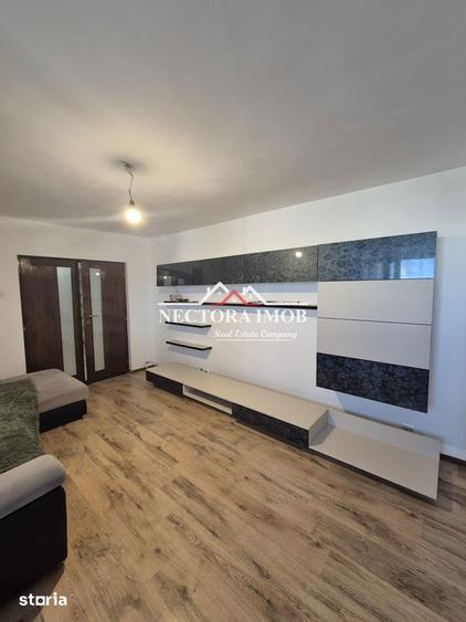 Apartament cu 3 camere semidecomandat în Decebal
