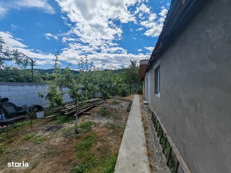 Casă cu 4 camere în Blăgești