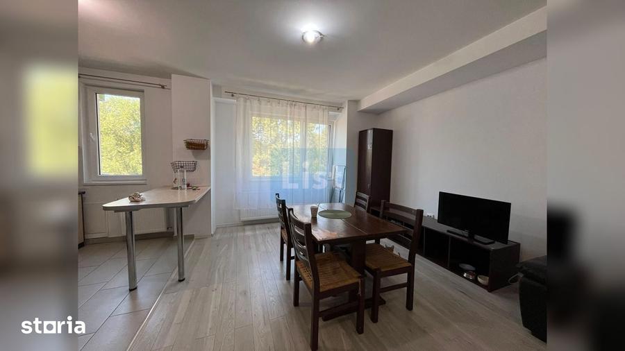 Apartament cu 3 camere semidecomandat în Sopor