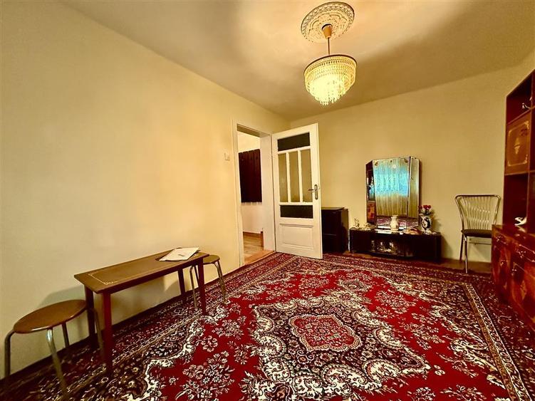 Apartament cu 2 camere semidecomandat în Aurel Vlaicu