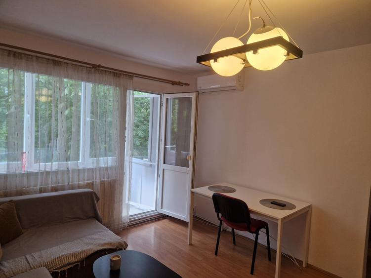 Apartament cu 2 camere semidecomandat în Medicină