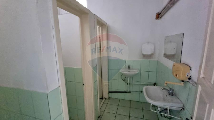 Spațiu comercial, de 370 mp, în Est