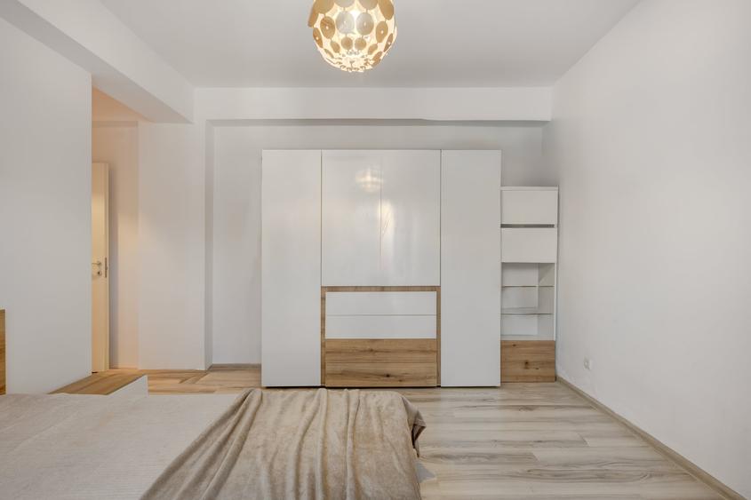 Apartament cu 3 camere decomandat în Ștefăneștii de Jos