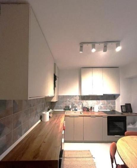 Apartament cu 2 camere decomandat, mobilat în Nerva Traian