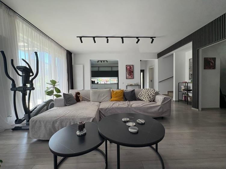 Duplex cu 4 camere cu Teren 262 Mp în Berceni