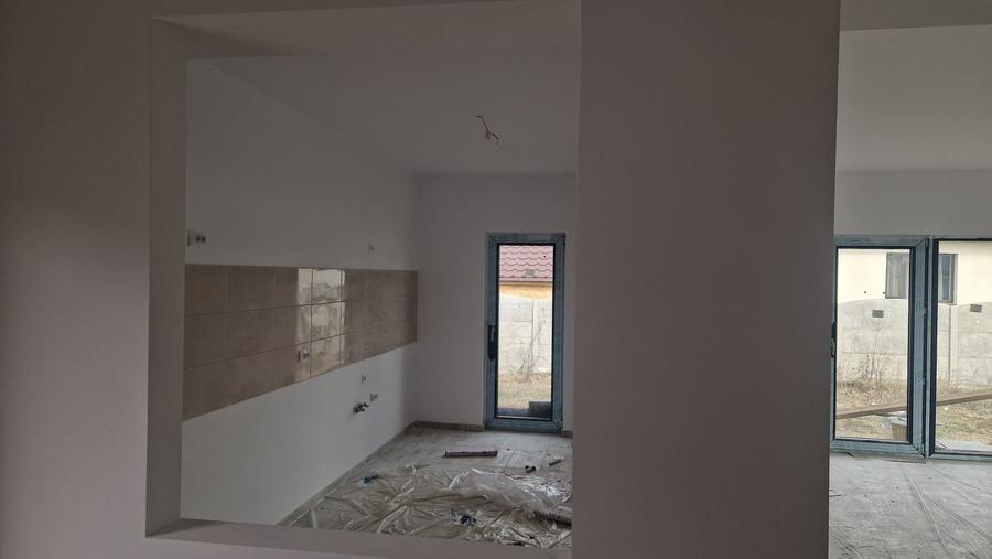 Casă cu 3 camere în Central