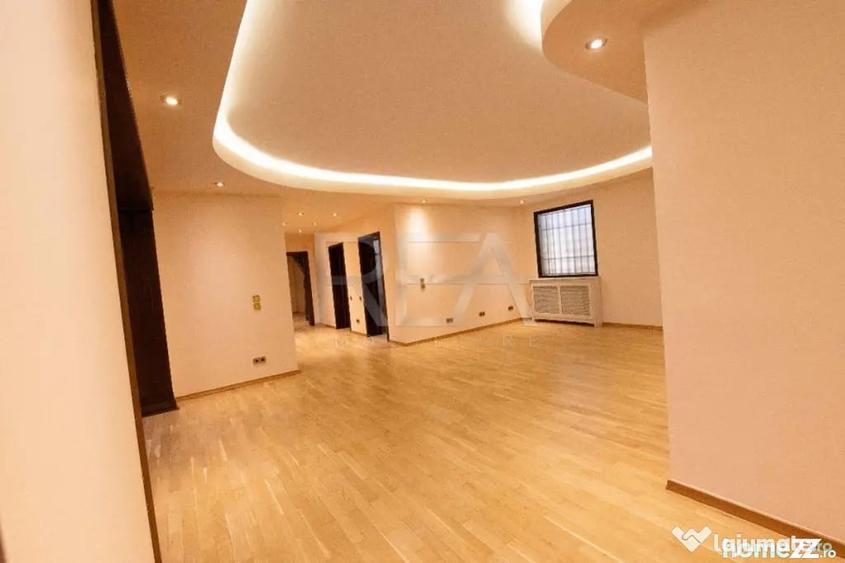 Casă cu 22 camere cu Teren 719 Mp în Băneasa