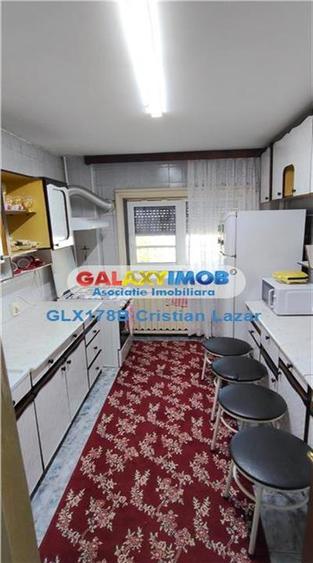 Apartament cu 4 camere semidecomandat în Crângași