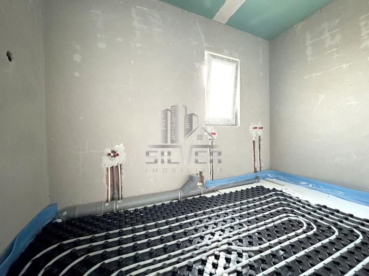 Casă individuală cu 5 camere cu Canalizare în Chinteni