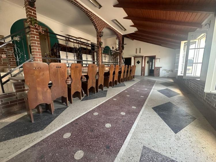 Spațiu comercial, de 300 mp, în Stupini