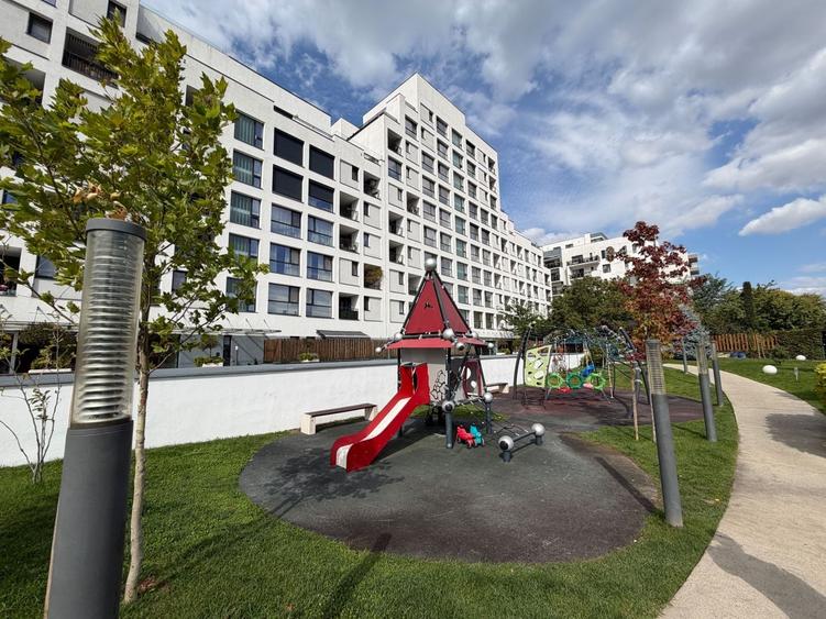 Apartament cu 3 camere, mobilat în Iancu Nicolae