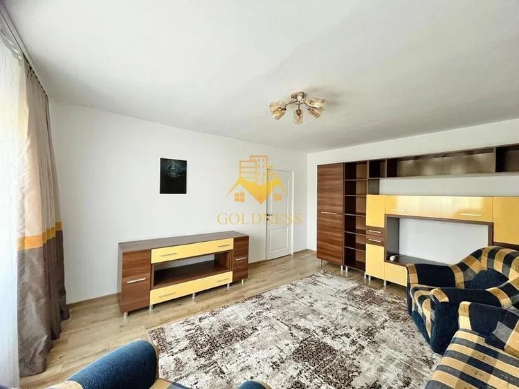Apartament cu 3 camere decomandat, mobilat în Plopilor