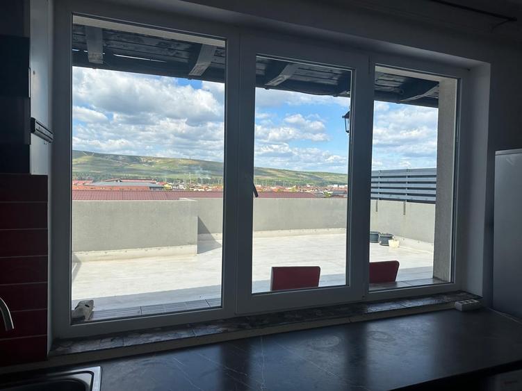 Apartament cu 2 camere semidecomandat în Florești