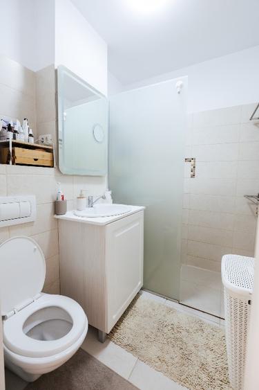 Apartament cu 2 camere decomandat în Titan