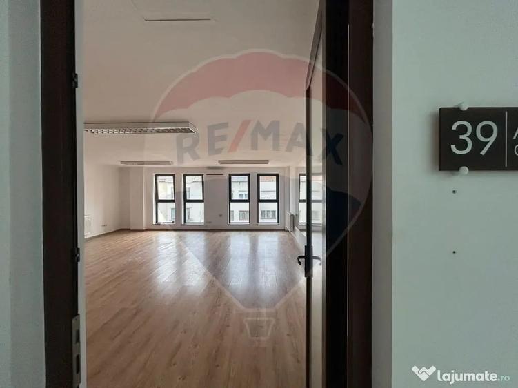 Spațiu comercial, de 96 mp, în Central