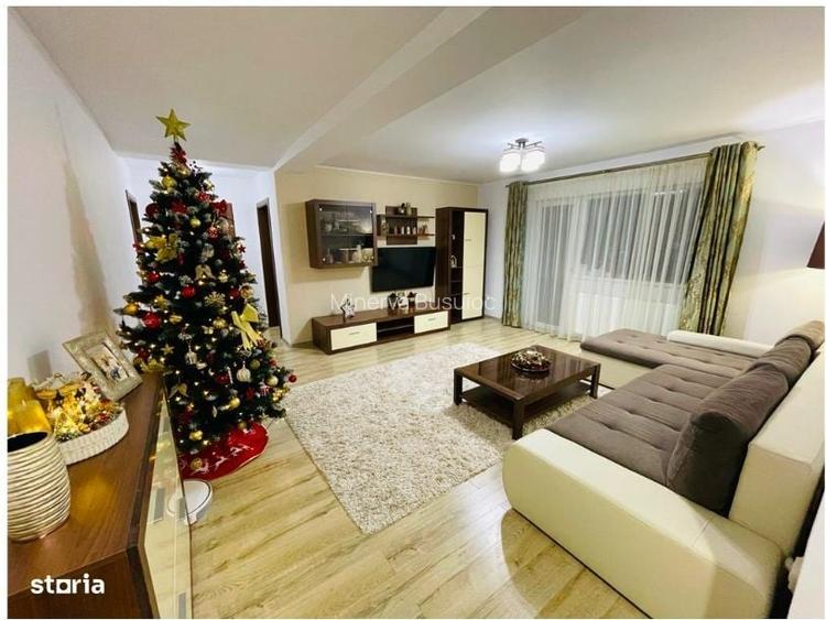 Apartament de Vanzare, 3 Camere, 81mp, 2 Parcari, Zona Selimbar.
