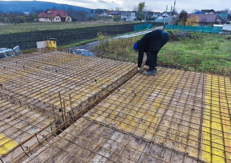 Casă individuală cu 4 camere cu Canalizare în Dancu
