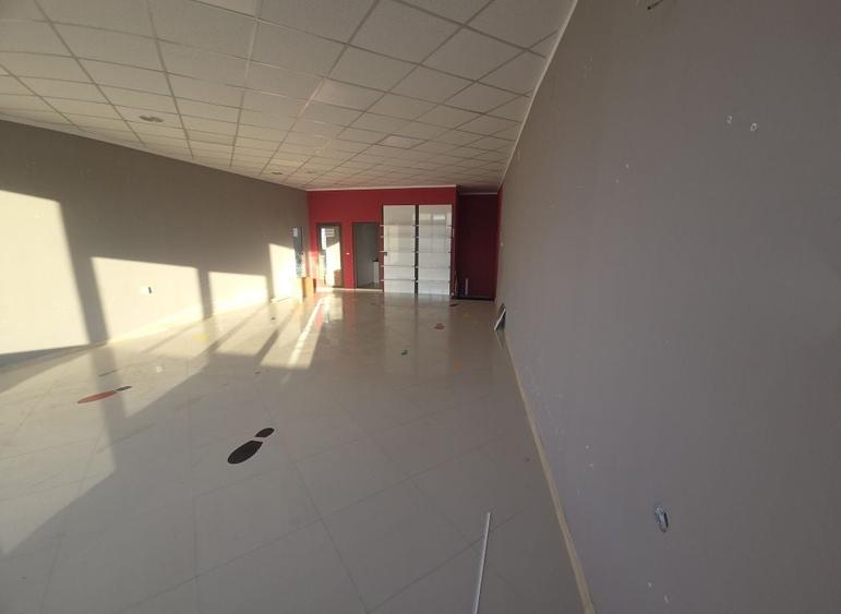 Spațiu comercial, de 210 mp, în Central