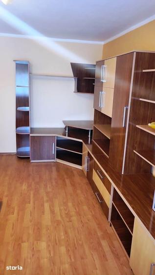 Apartament cu 3 camere decomandat în Dorobanți 2