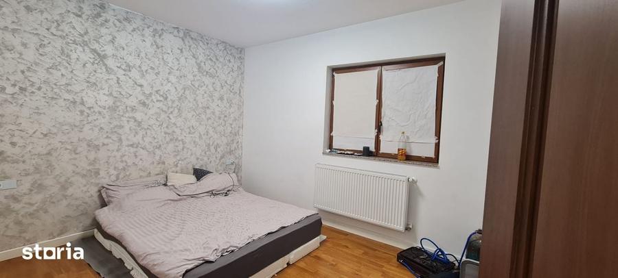 Casă cu 5 camere cu Teren 295 Mp în Central