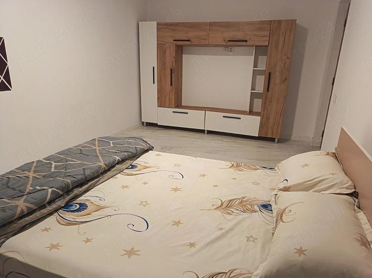 Apartament cu 3 camere decomandat în Patria