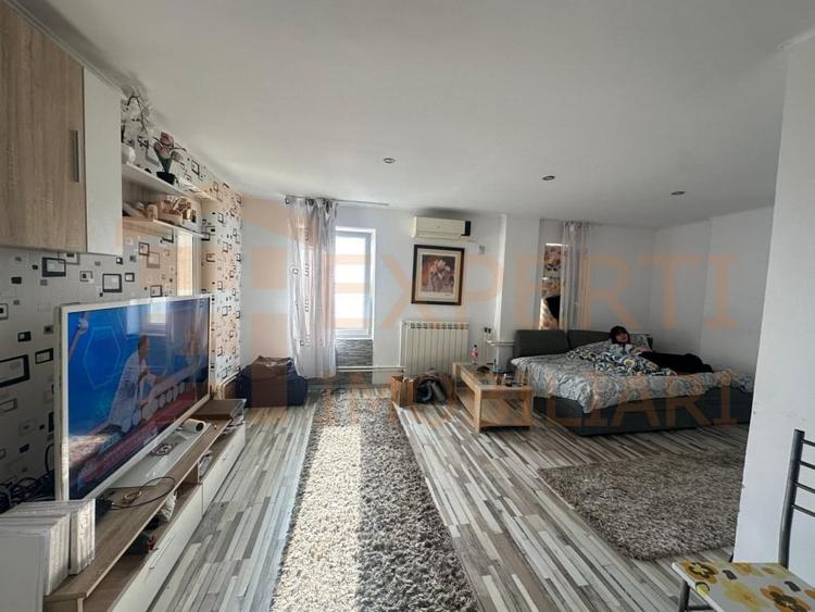 Apartament cu 2 camere decomandat, mobilat în Ultracentral