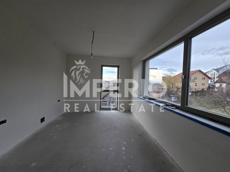 Casă individuală cu 4 camere cu Canalizare în Dâmbul Rotund