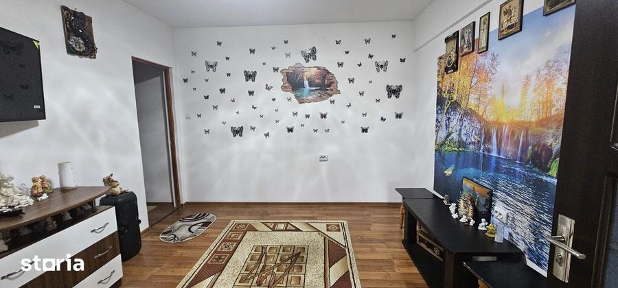 Apartament cu 4 camere decomandat în Bartolomeu